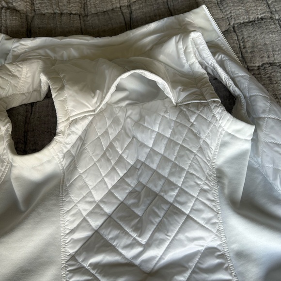 Athleta thin Puffy Vest - Picture 4 of 7